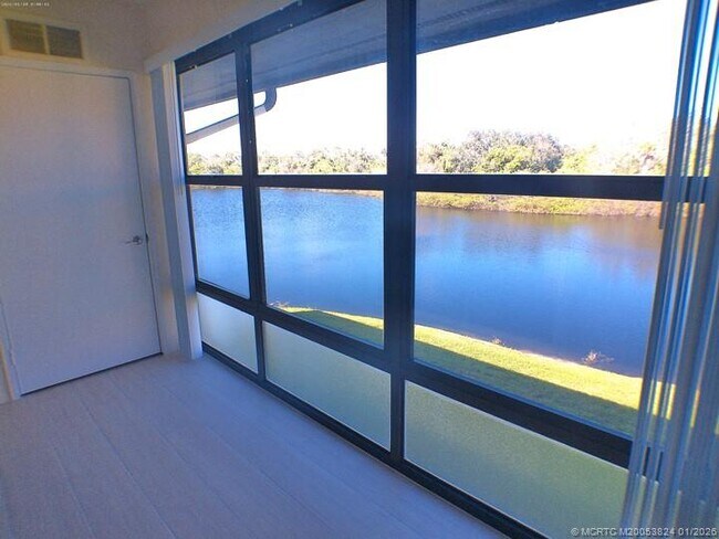 Foto del edificio - 641 SW South River Dr