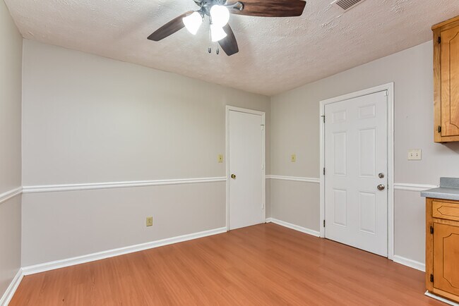 Foto del edificio - Fantastic 3bd/1.5ba home! Let yourself in!