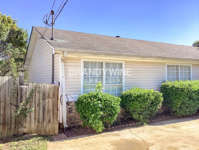 Building Photo - 630 Morrow Rd