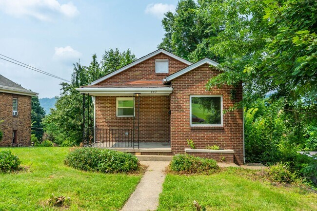 Foto del edificio - Stunning 3 bed, 2 bath home in Ambridge available August 15!