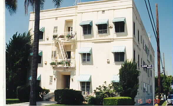 Primary Photo - 859 N June St