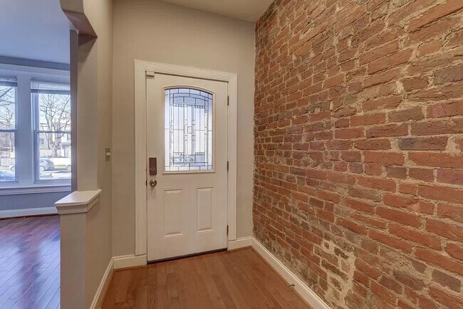 Foyer - 1439 Maryland Ave NE