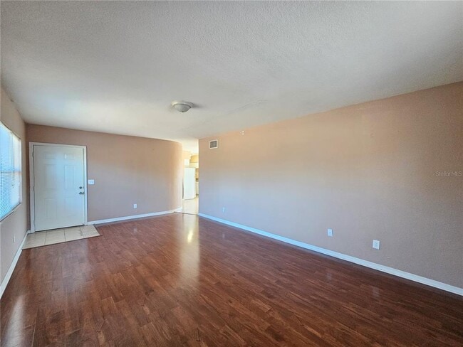 Foto del edificio - 1355 Drew St