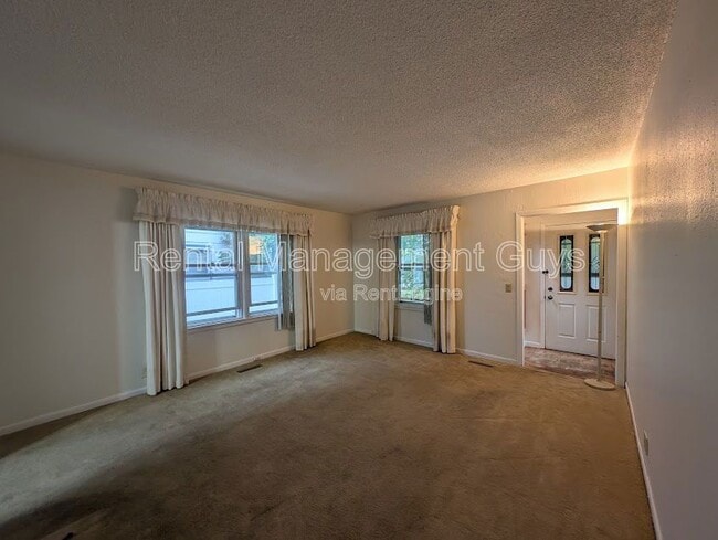 Building Photo - 5027 5th St NE