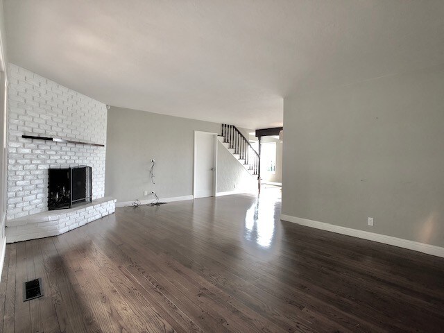 Building Photo - 7843 Hillmont Dr