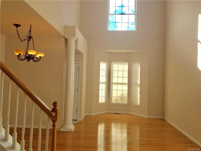 Building Photo - 41822 Brownstone Dr