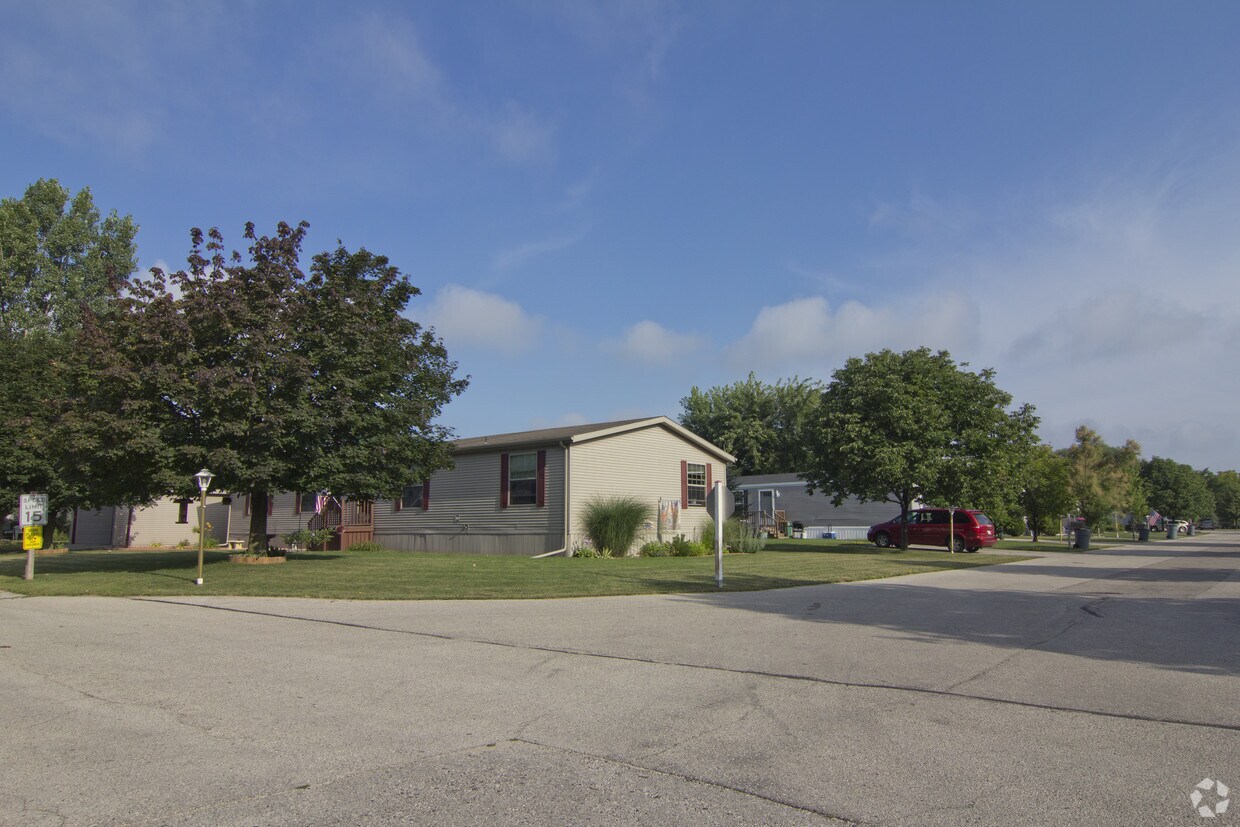 Lakeshore Terrace Apartments in North Fond du Lac, WI