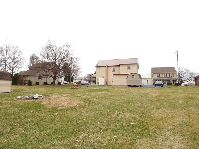 Building Photo - 211 E 28th Division Hwy