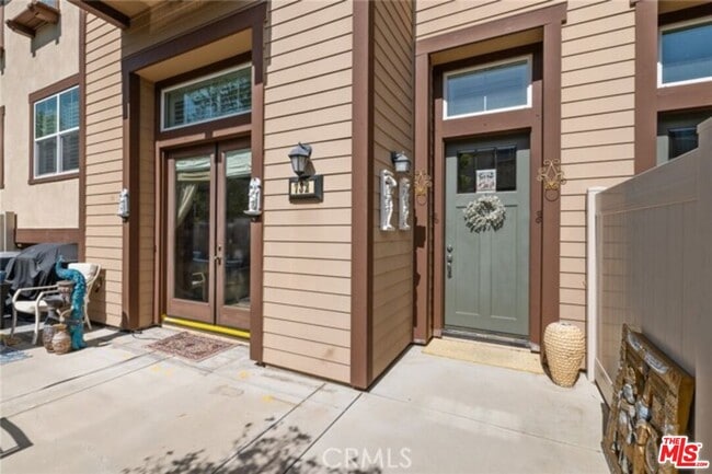 Building Photo - 732 Tennis Club Ln
