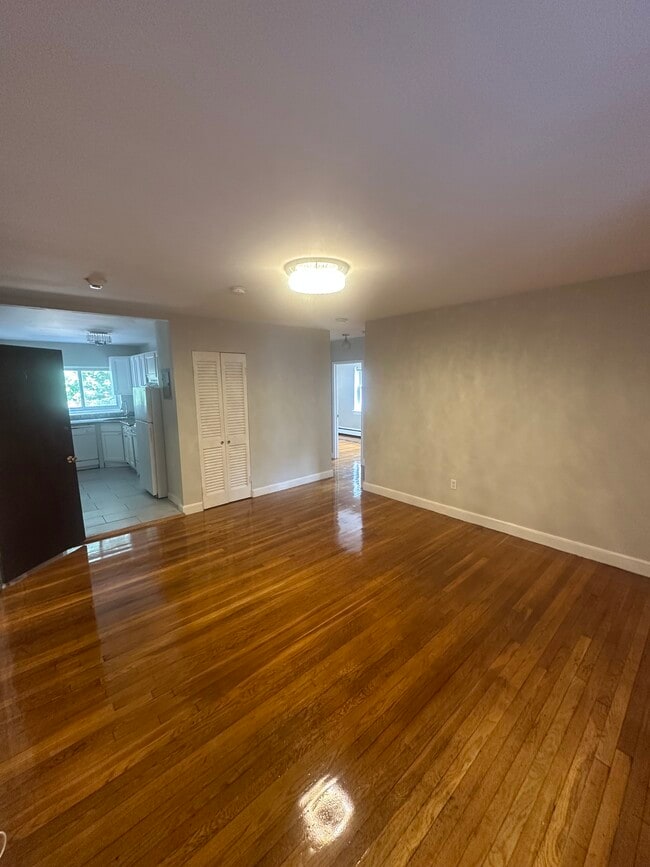 Building Photo - 63 Selkirk Rd