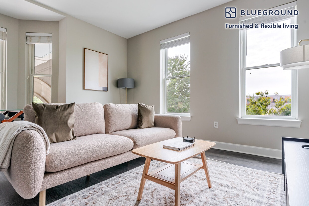 Foto principal - 7131 Arlington Rd