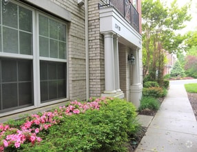 Building Photo - 12432 Liberty Bridge Rd