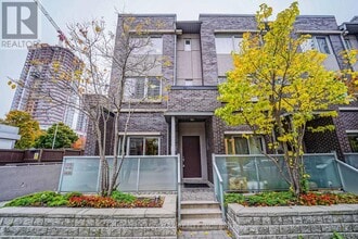 Building Photo - 315 Village Green Square