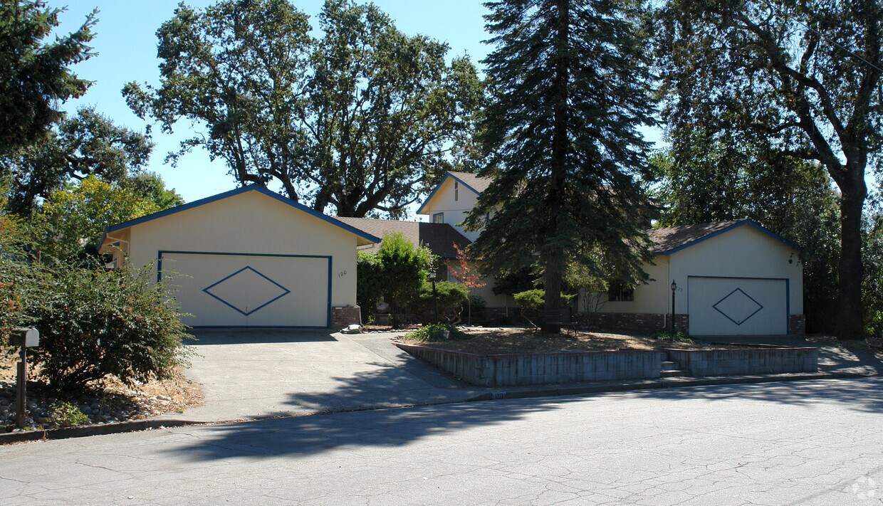 Primary Photo - 120 Lark Center Dr