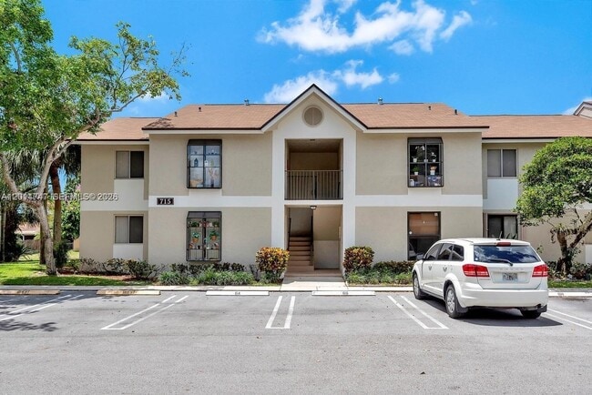 Foto del edificio - 715 Gardens Dr