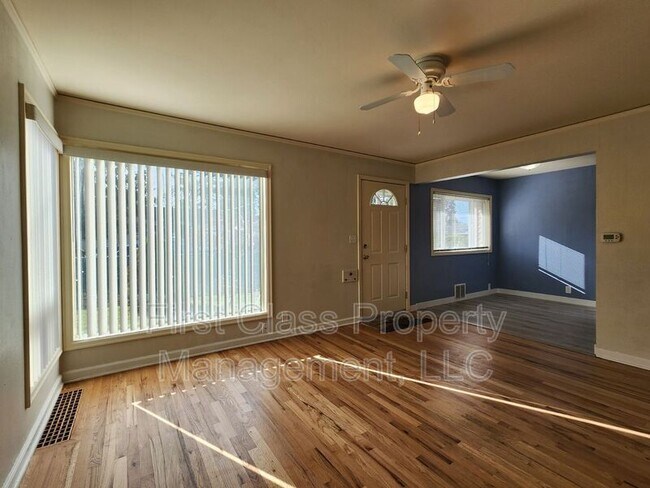 Foto del edificio - 8625 NE Thompson St