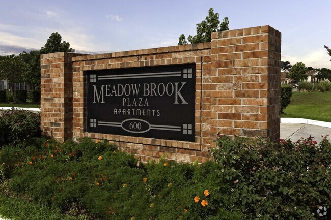 Meadowbrook Plaza Apartments