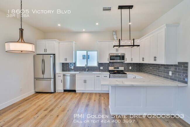Building Photo - 18605 Victory Blvd