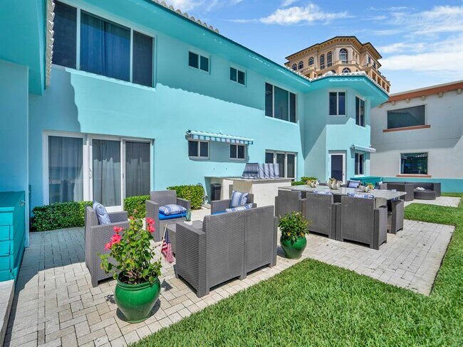 Foto del edificio - 3400 N Surf Rd