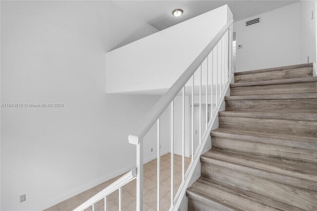 Building Photo - 8500 SW 109th Ave