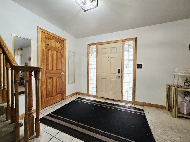 Building Photo - 230 Fairfield Ct