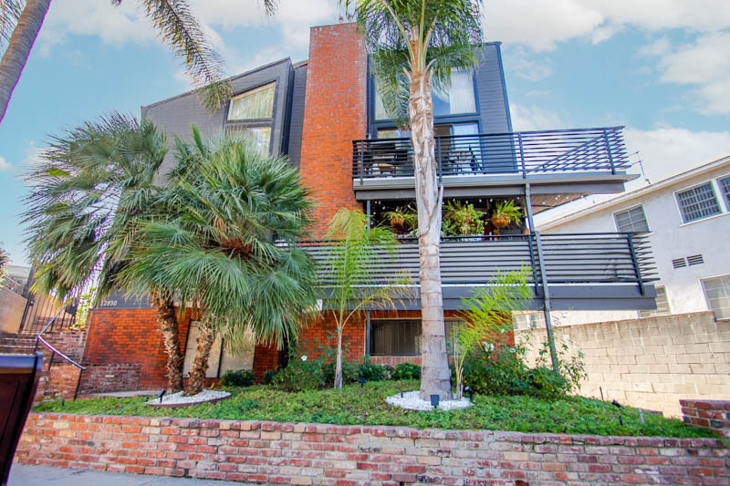 Primary Photo - 12930 Valleyheart Dr