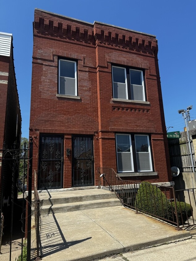 Primary Photo - 3542 E 95th St