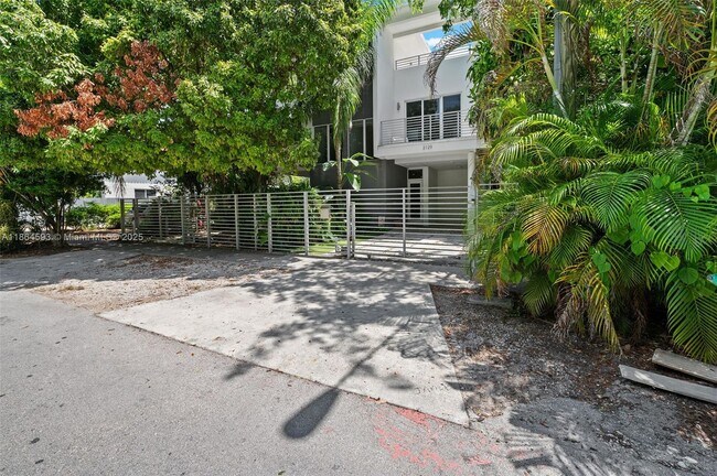 Building Photo - 3129 Matilda St