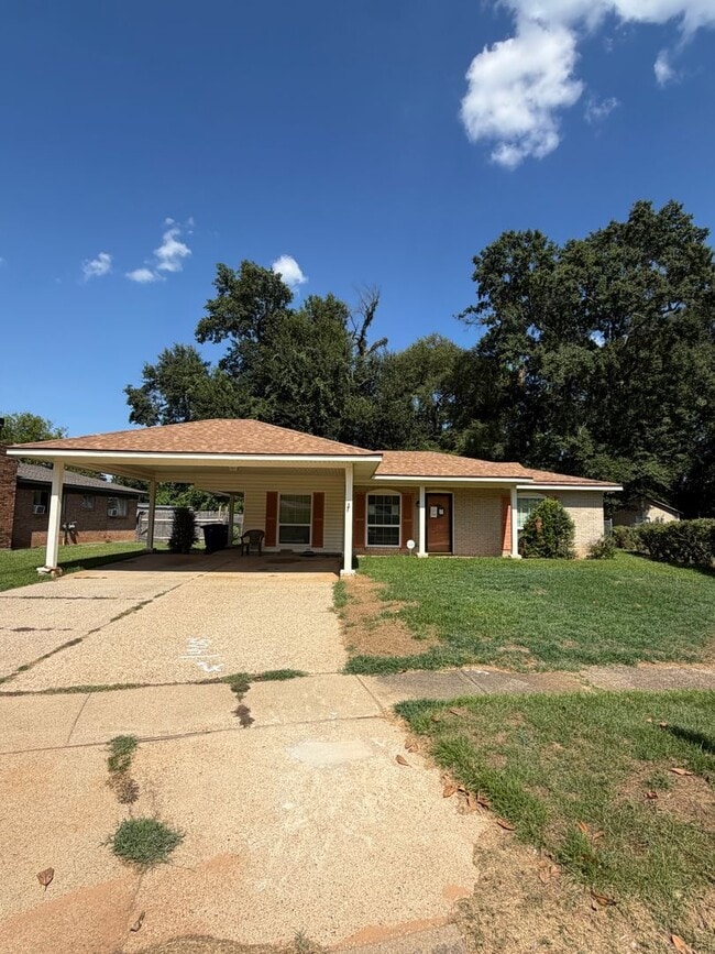 Building Photo - 9009 Letha Loop