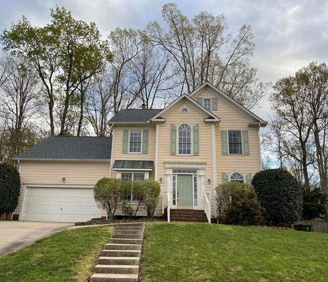Building Photo - 412 Silvergrove