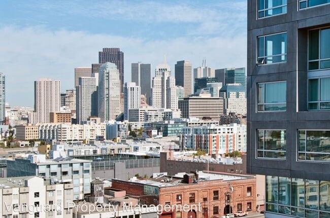 Building Photo - 300 Berry St