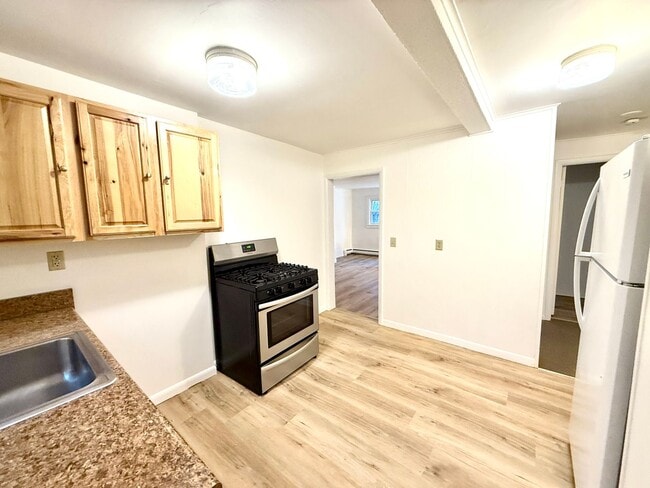 Foto del edificio - 473 Wilbur Ave