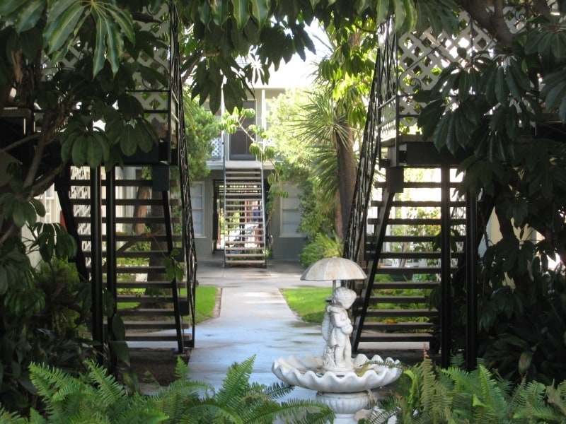 Courtyard - 11933 W Magnolia Blvd