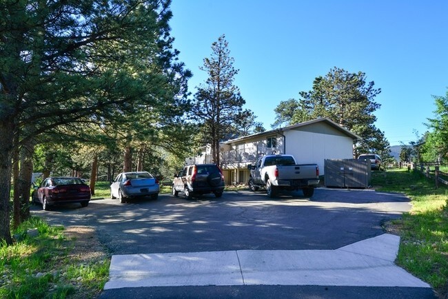 Foto del edificio - 1144-1225 Holiday Ln
