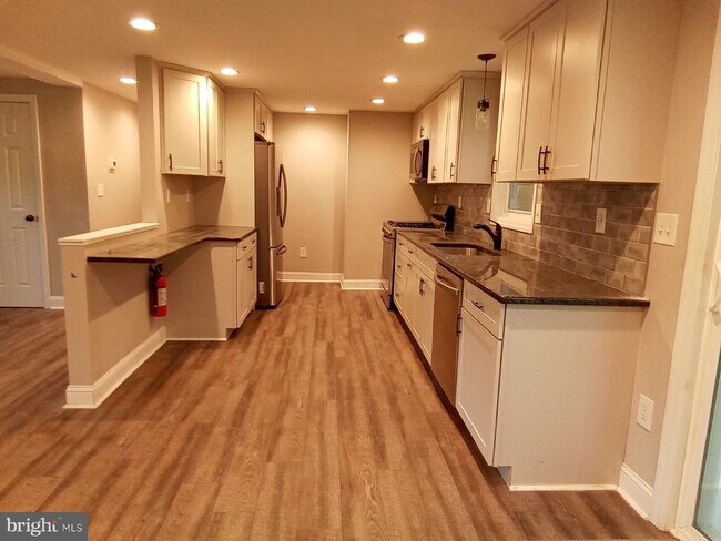 Foto del edificio - 946 Lincoln Rd