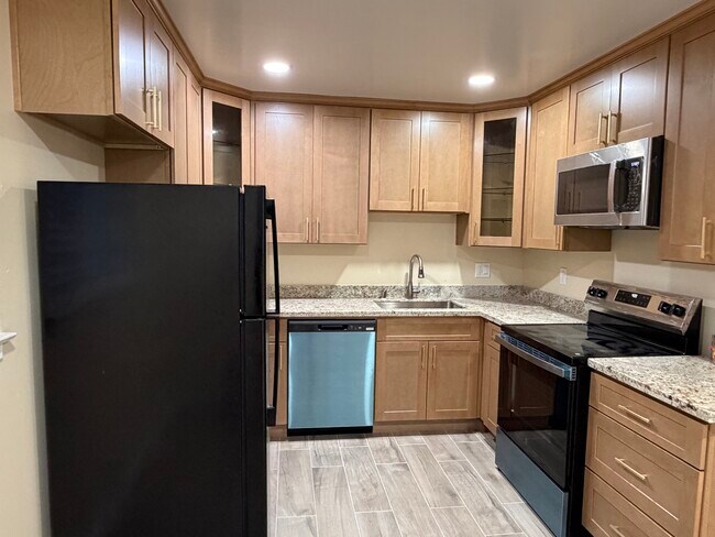 Foto del edificio - 545 Northlake Dr