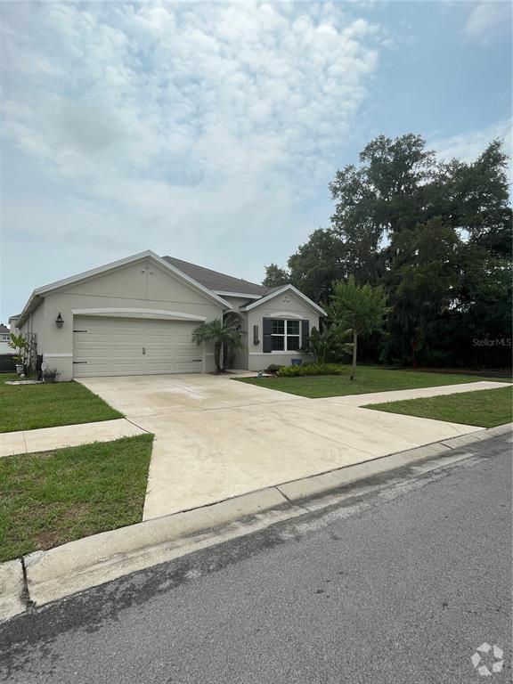 Lake Bernadette Gardens Apartments for Rent with Parking Zephyrhills