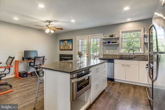 Building Photo - 21704 Leatherleaf Cir