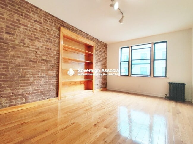 Building Photo - 715 W 172nd St