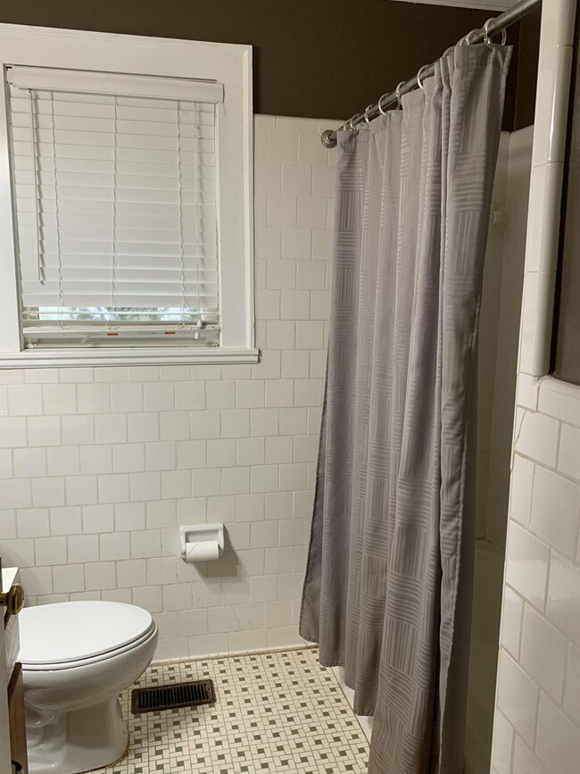 Building Photo - 1020 Hancock Dr