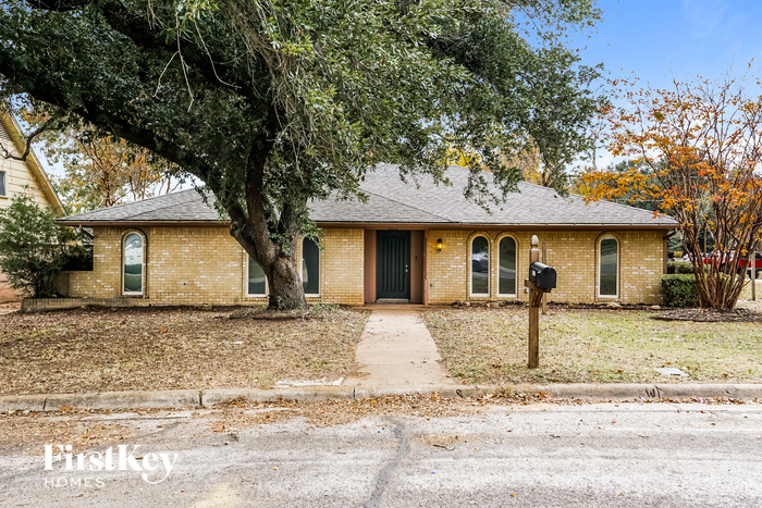 Foto principal - 2012 Garden Oaks Drive