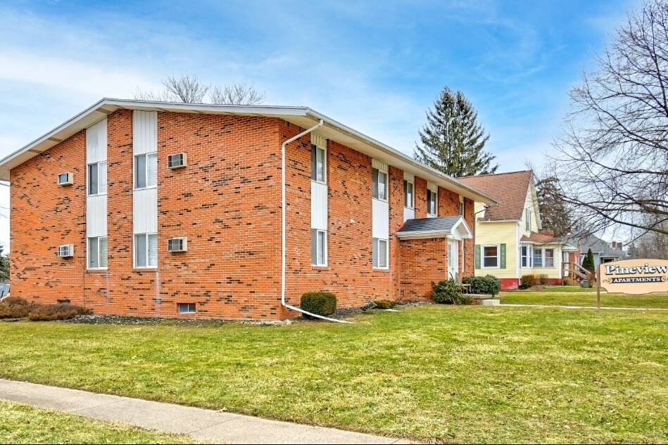 PineView Apartments – photo 1 of 12