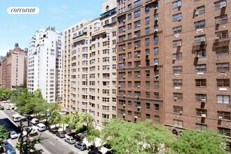 Building Photo - 230 E 79th St