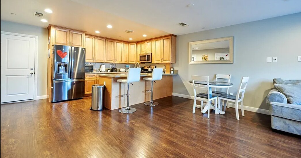 16408 Valencia Ave Unit 812, Fontana, CA 92335 Condo for Rent in