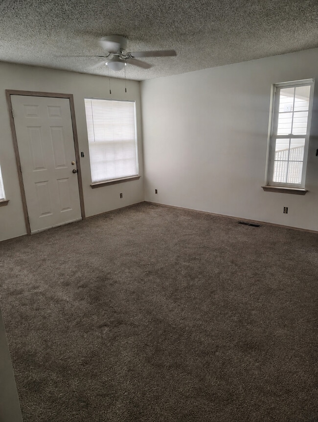 Living Room - Cardinal Apartments