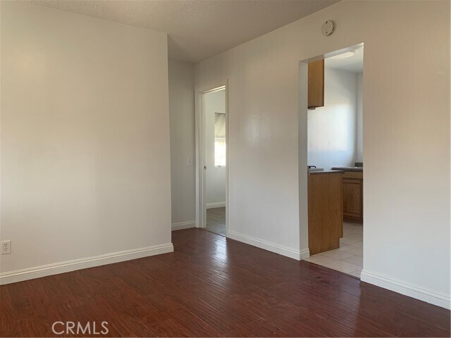 Foto del edificio - 2646 Falling Leaf Ave