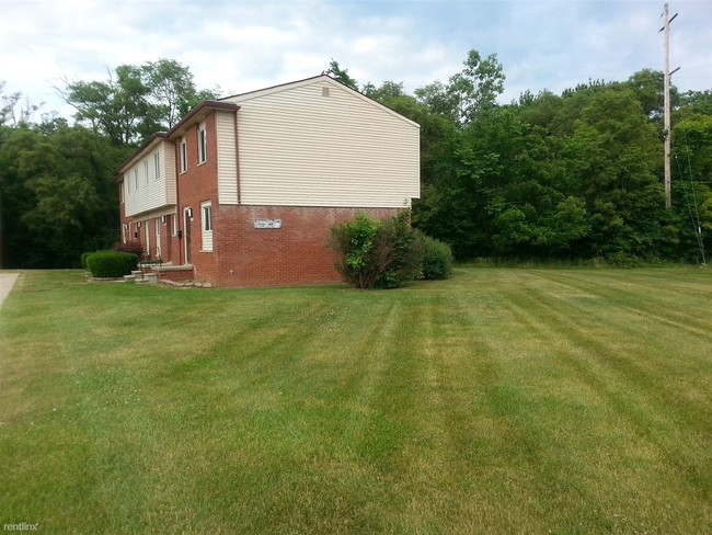 Building Photo - 3103 Stonegate Dr