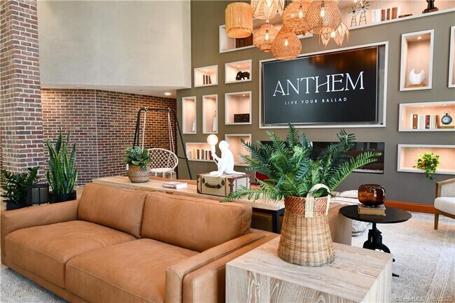 Foto del edificio - 2 Hbr Pt Rd S