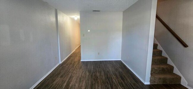 Foto del edificio - Available Now! 2 Bedroom 1.5 Bath Townhome...