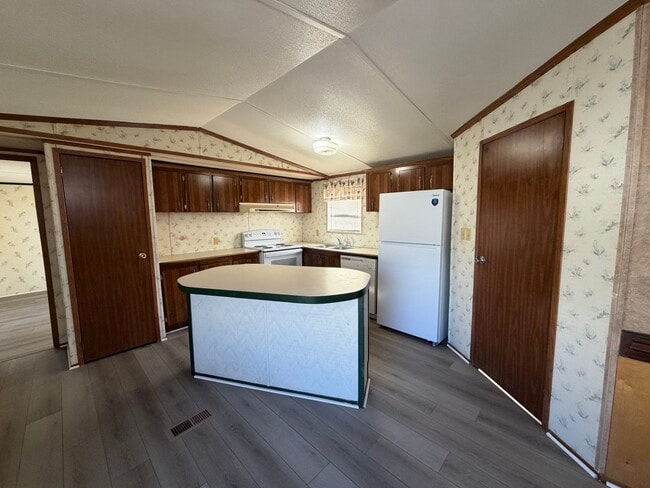 Building Photo - FOR RENT IN LAFAYETTE: 3-bedroom, 2-bathroom Mobile Home!